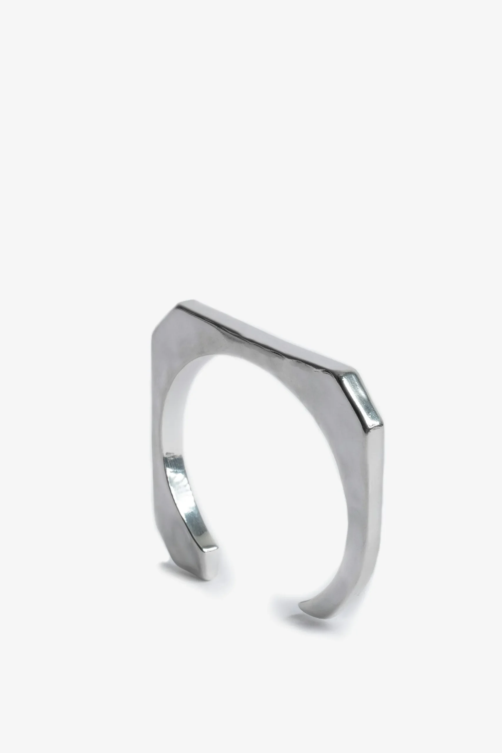 cecilia_bangle_2-1.webp Zadig&Voltaire Cecilia Bangle Antic silver Outlet