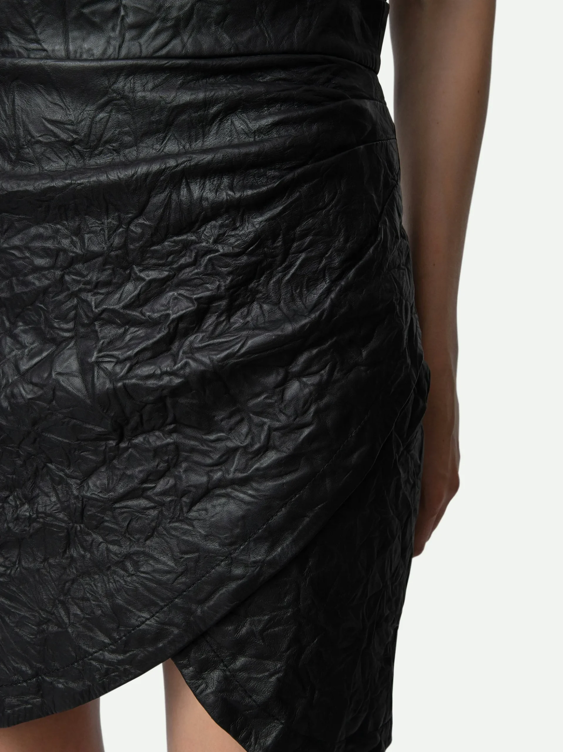 julipe_crinkled_leather_skirt_3.webp Zadig&Voltaire Julipe Crinkled Leather Skirt Black Discount
