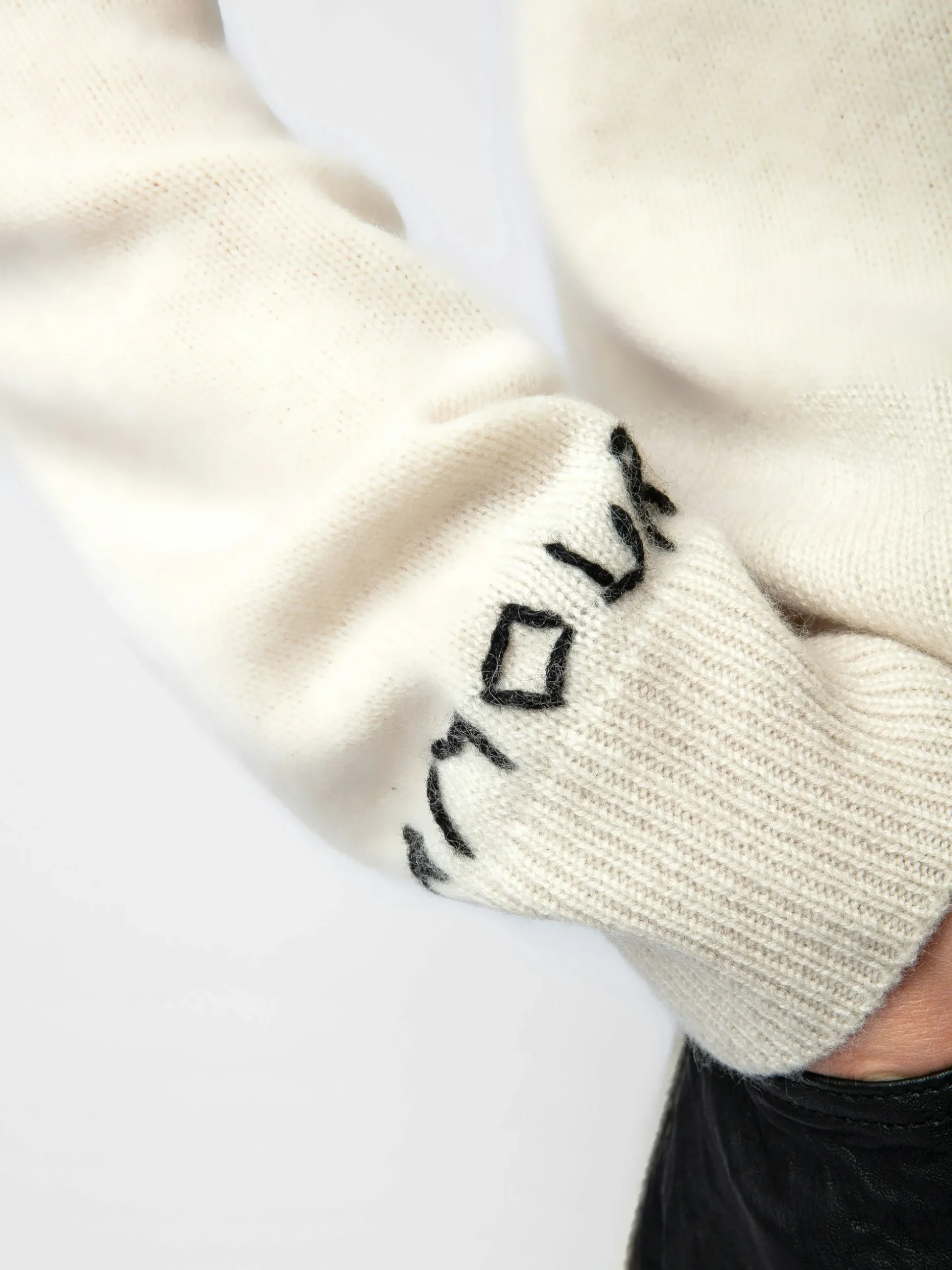 mirka_cashmere_cardigan_3.webp Zadig&Voltaire Mirka Cashmere Cardigan Judo Fashion